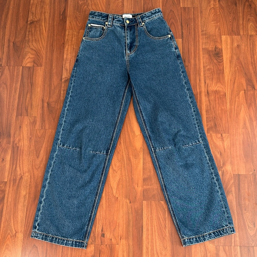 Women’s EYTYS blue loose fit jeans. Size 26/32